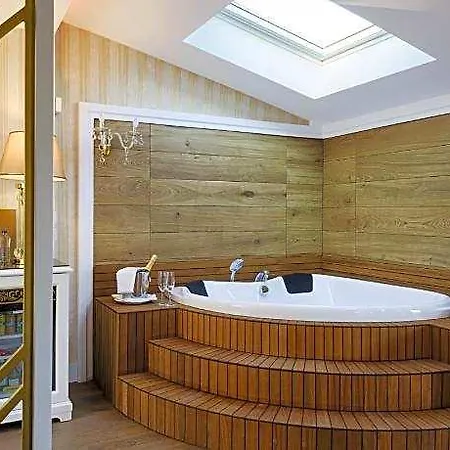 Elysium Deluxe Hotel